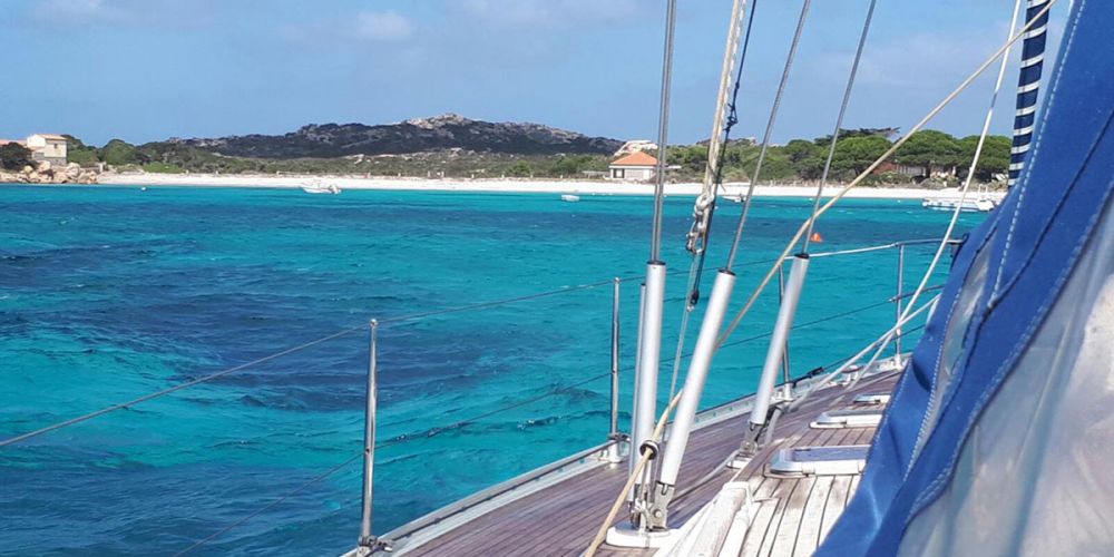 Vacanza in crociera in barca a vela nelle isole del sud della Corsica e la Sardegna