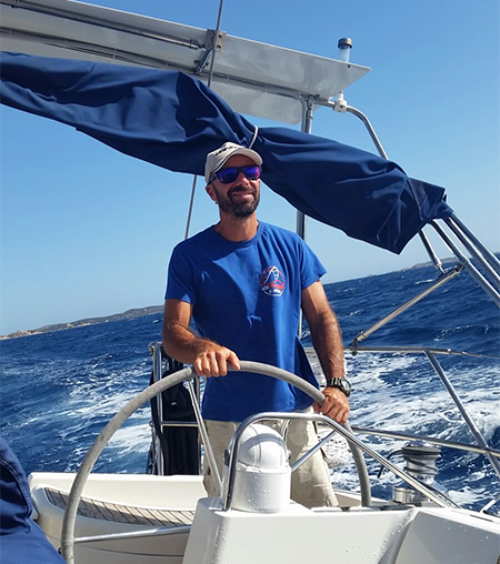 skipper per vacanze in barca a vela in sardegna e corsica